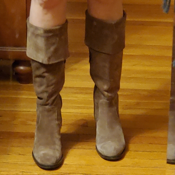 Migliorini suede chunky heel boots with zipper and fold over top - Picture 1 of 10